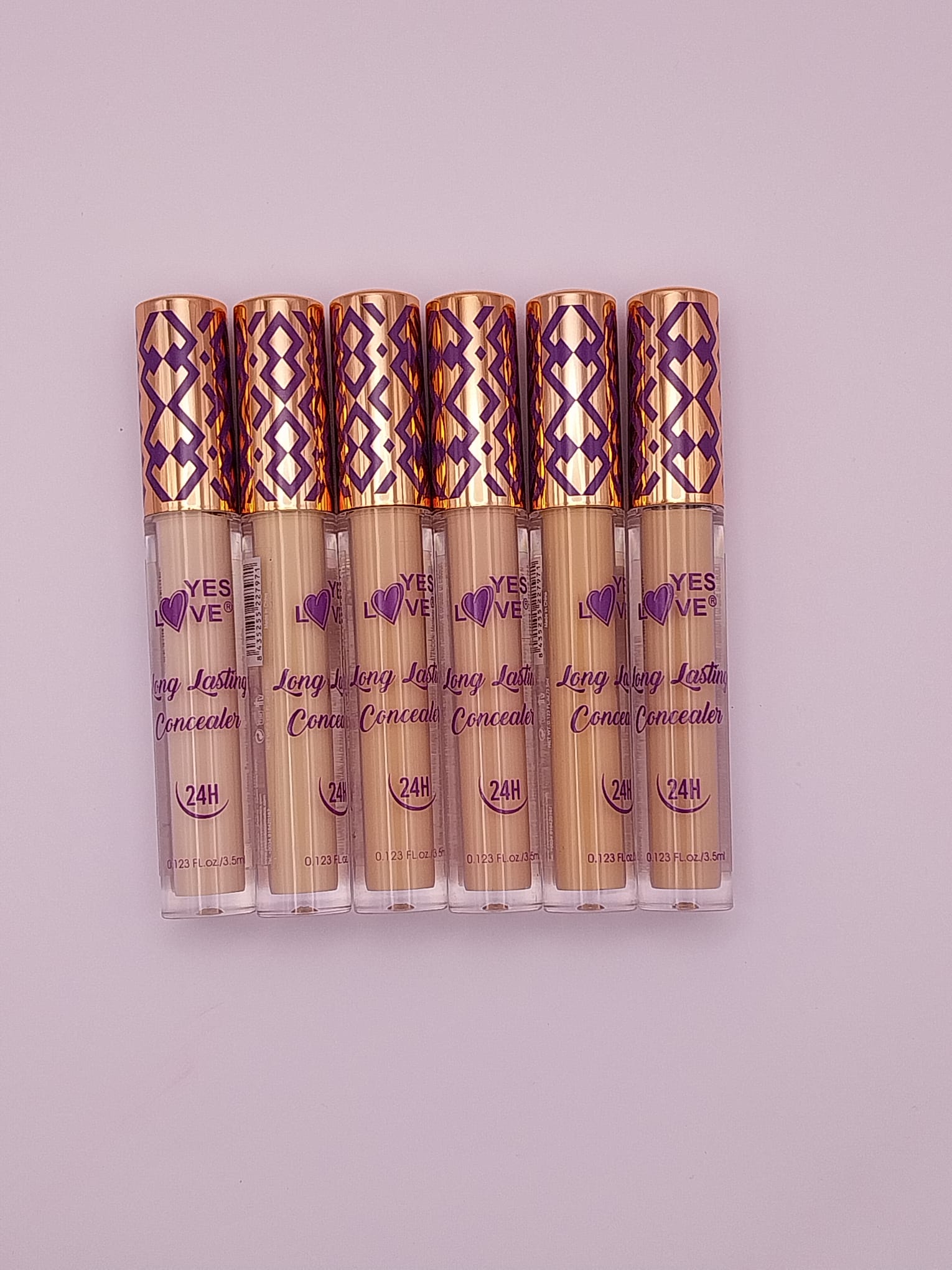 1- Anti cerne crémeux ultra couvrant et illuminateur de teint (6 teintes)